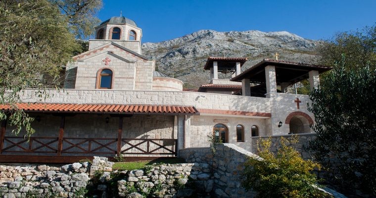 MANASTIRI TVRDOŠ, ZAVALA , OSTROG I ČAJNIČE SA POSJETOM PODGORICI 4